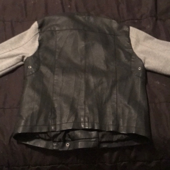 leather jacket - Picture 2 of 2